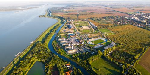 TV Architect na Slovensku  - Multifunkční sportovní komplex X-Bionic Sphere: ,,Místo, kde se snoubí světová architektura a vášeň pro koně," říká Viktor Becker z ateliéru Becker Architekti 