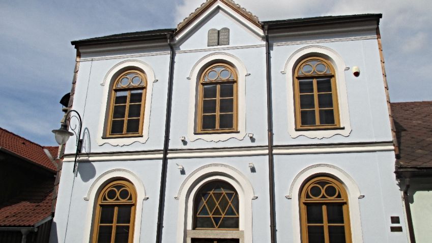 Horská synagoga v Hartmanicích: Na dlouhé roky zhasla, aby mohla po čase zase svítit
